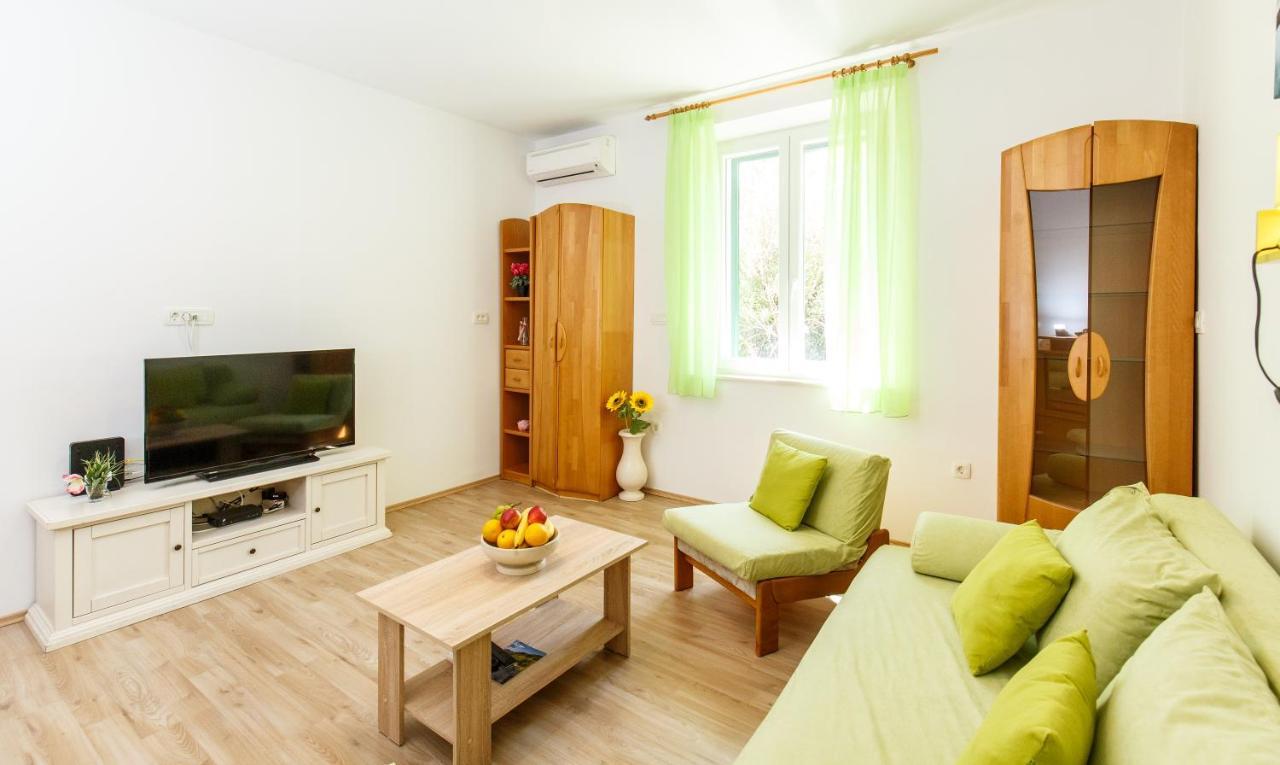 Apartment Green Forest Спліт Екстер'єр фото